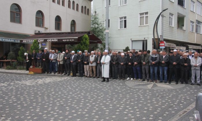 Güceliler Filistinli Şehitler İçin Saf Tuttu