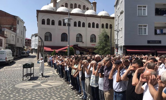 Güce Bir Değerini Daha Kaybetti