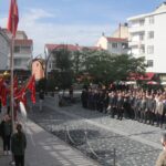 Güce’de Çelenk Sunma Töreni Düzenlendi